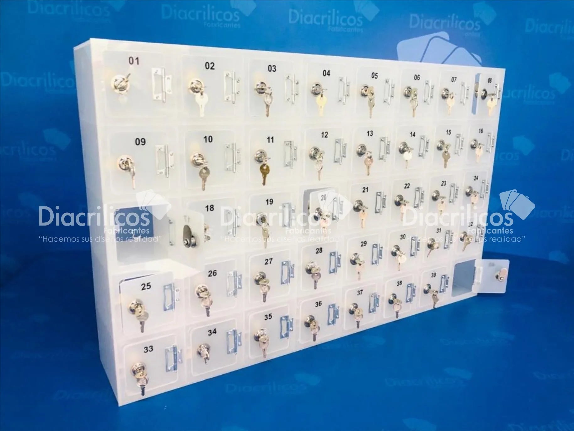 Cajón de acrílico con 39 compartimentos numerados y cerraduras para llaves, ideal para oficinas y talleres en Colombia