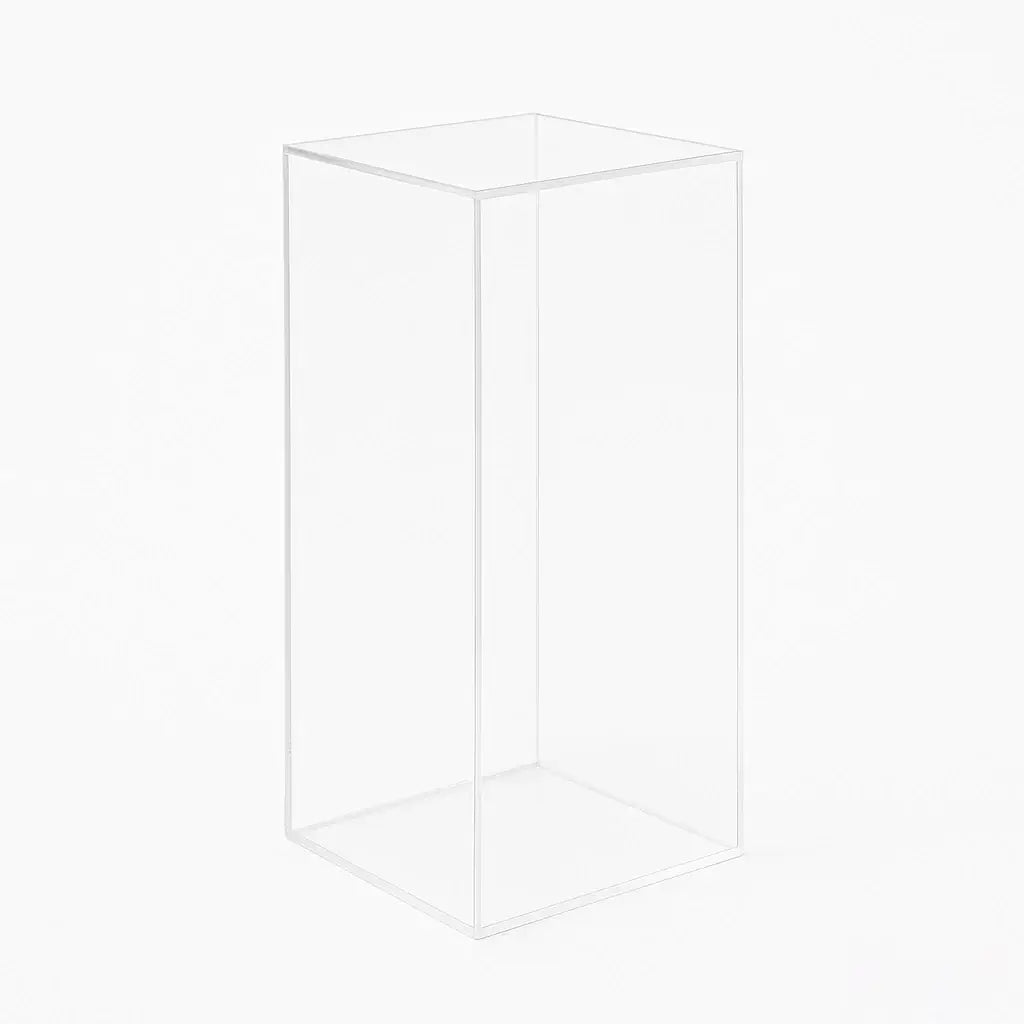 Pedestales en acrílico claros, modernos y elegantes para exhibiciones y eventos.